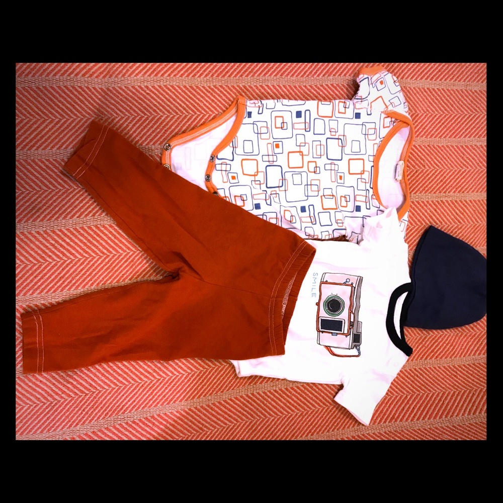 2 Onesies (1 organic, 1 Gap), hat, organic pants.